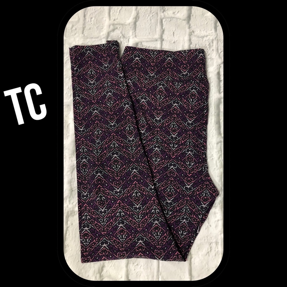 Brand NEW LuLaRoe Tall&Curvy Buttery Soft Leggings
